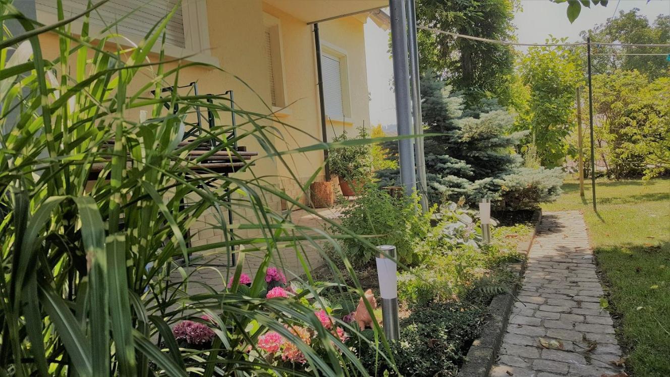 Ferienwohnung Miezerle Steisslingen Bagian luar foto